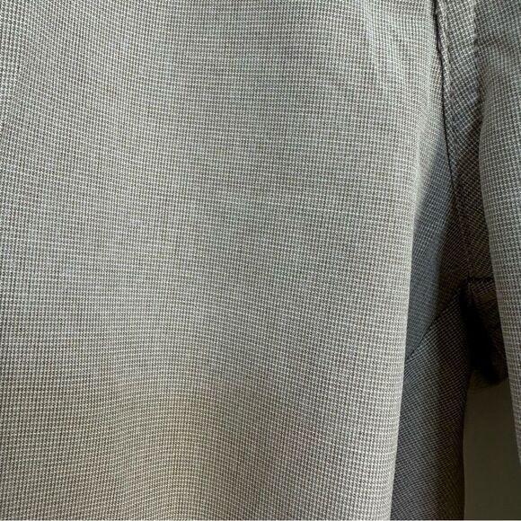 Travis Mathew Size  34 Tan Walking Shorts - Picture 4 of 9